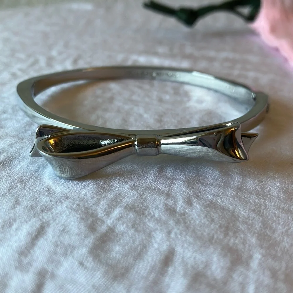 Kate Spade: Silver Tone Bracelet with Bow- Side Clasp - Picture 3 of 16